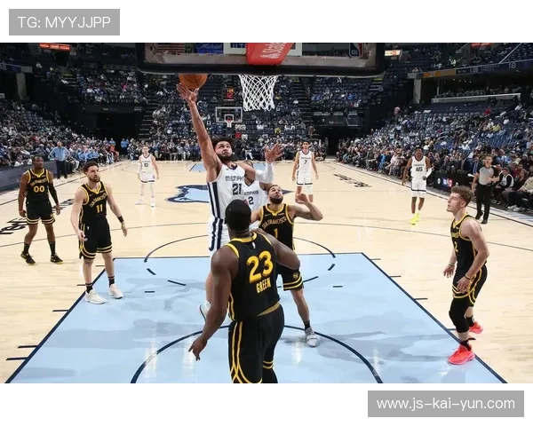 勇士连续制造空位机会