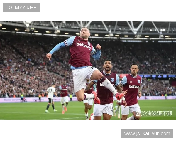 曼联快速定位球配合点球命中赢下关键战